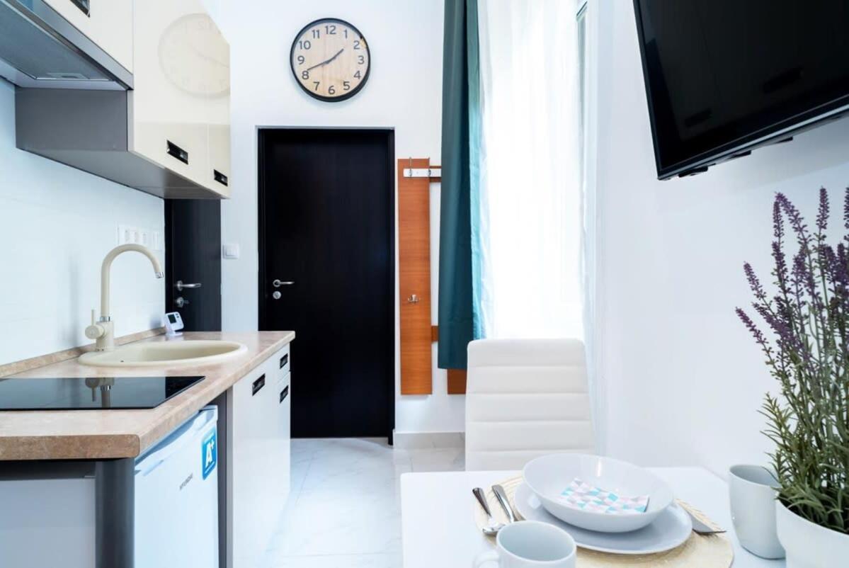 Modern Intimate Studio In The Center ブダペスト エクステリア 写真