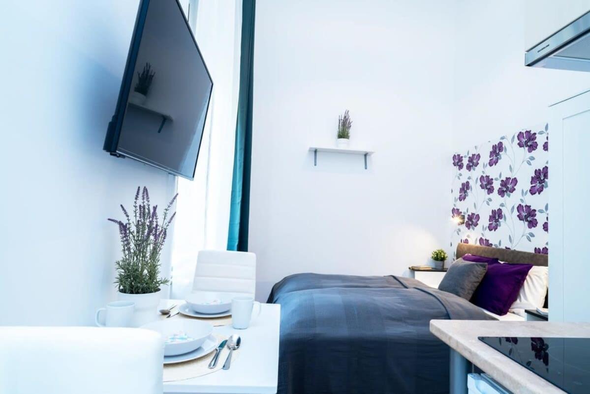 Modern Intimate Studio In The Center ブダペスト エクステリア 写真