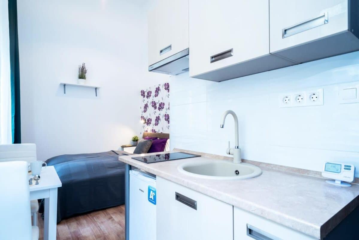 Modern Intimate Studio In The Center ブダペスト エクステリア 写真